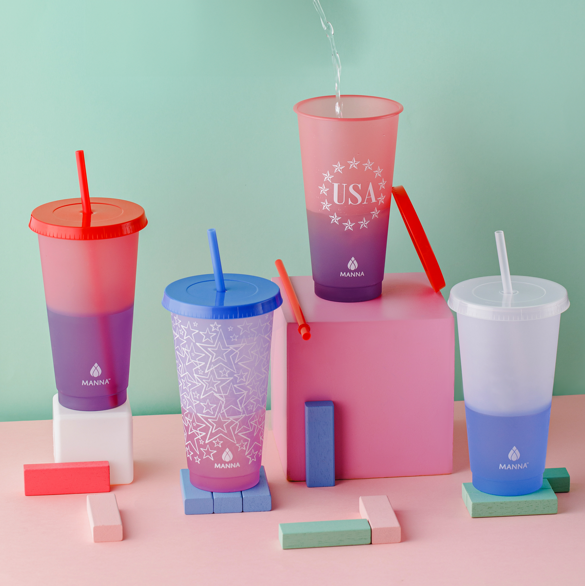 4pk-24-oz-patriotic-color-changing-cups-r0 156A0971-_1.png