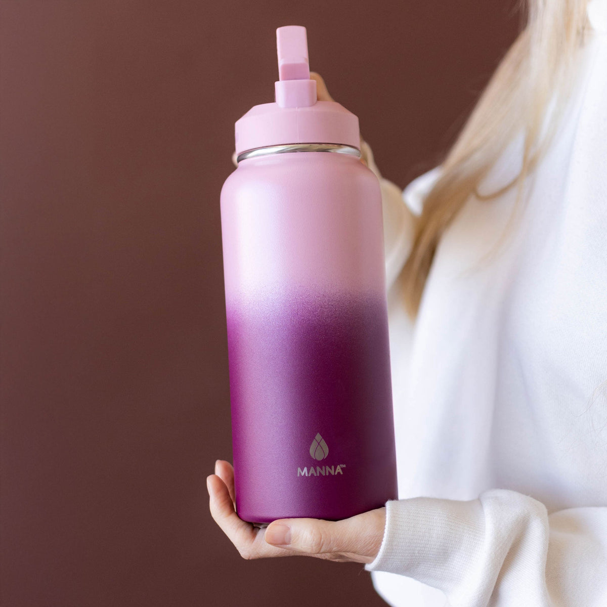 32-oz-powel-bottle-k2 32_Manna_Website_Lifestyles-2.jpg