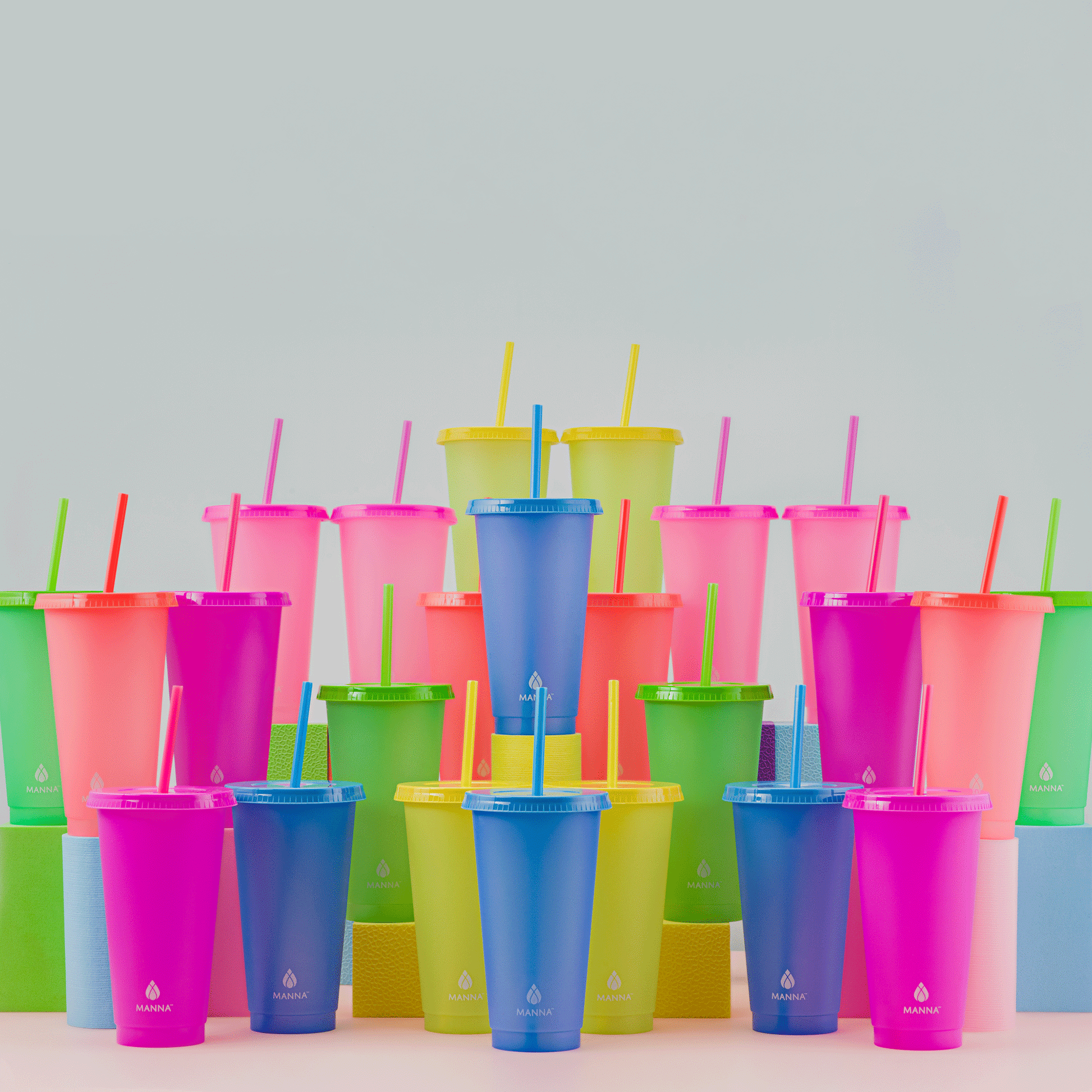 24-piece-original-color-changing-cup-set-j1 A0029811.gif